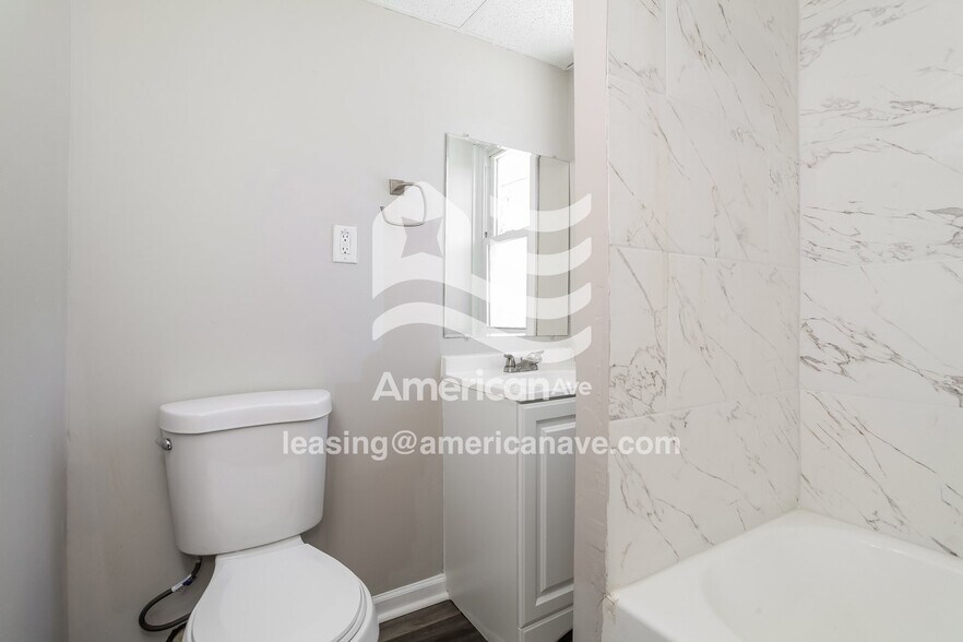 Building Photo - 1663 Hudepohl Ln