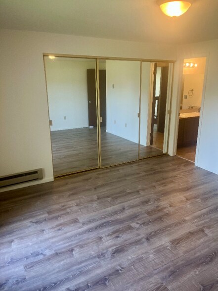 Building Photo - 3385 Granger Ave S