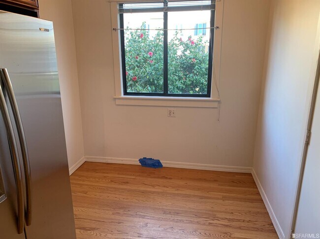 Building Photo - 238 8th Ave