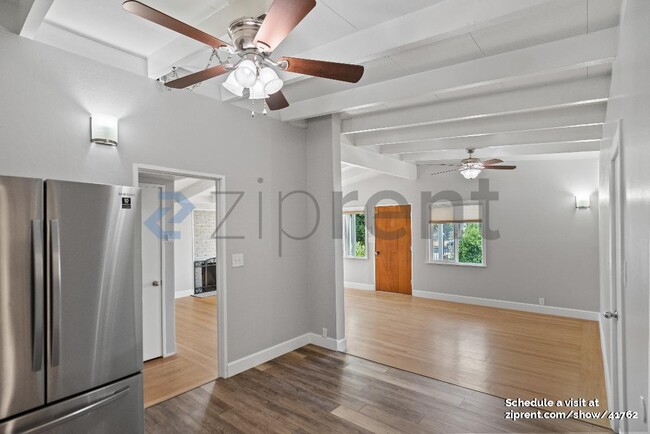 Building Photo - 3350 Pepper Tree Ln
