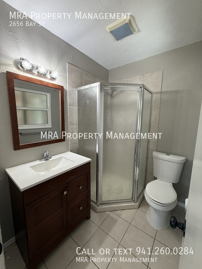 Building Photo - 2656 Bay St