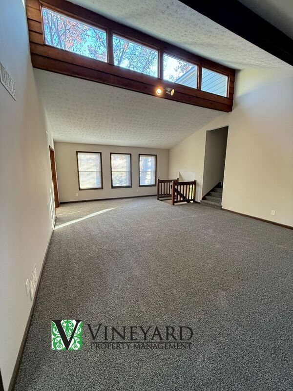 Building Photo - 1623 Rex Dr