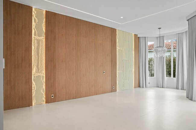 Building Photo - 3201 E Stonebrook Cir