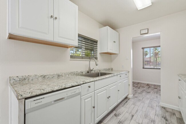 Building Photo - 209 E McMurray Blvd