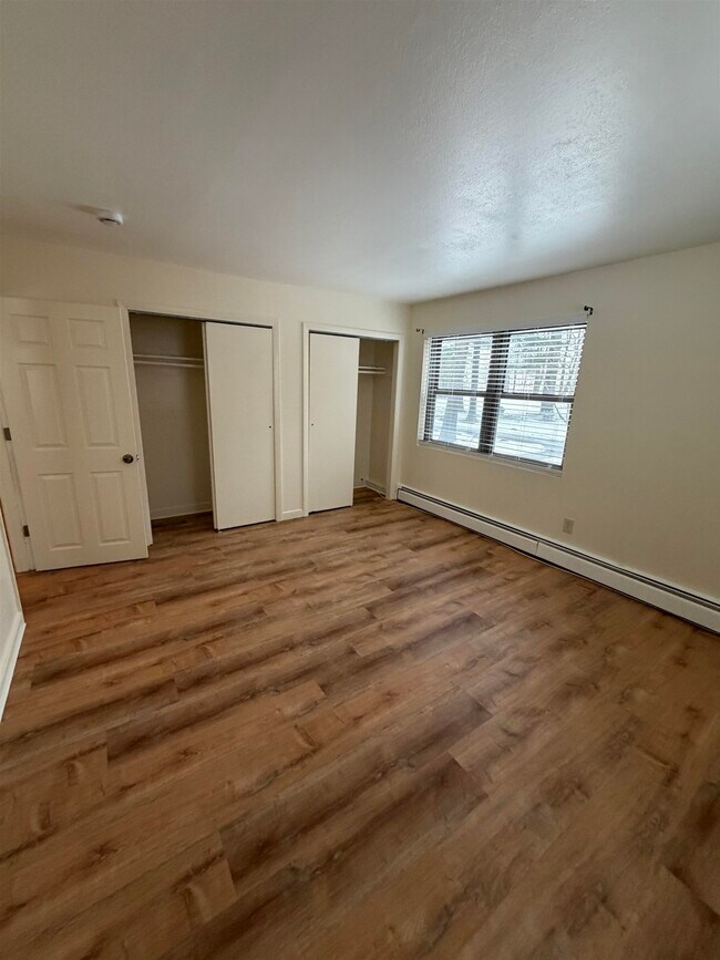 Building Photo - 4 Brook Rd