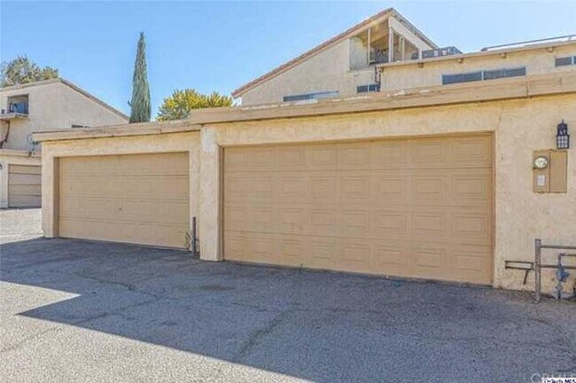 Building Photo - 43647 Stanridge Ave