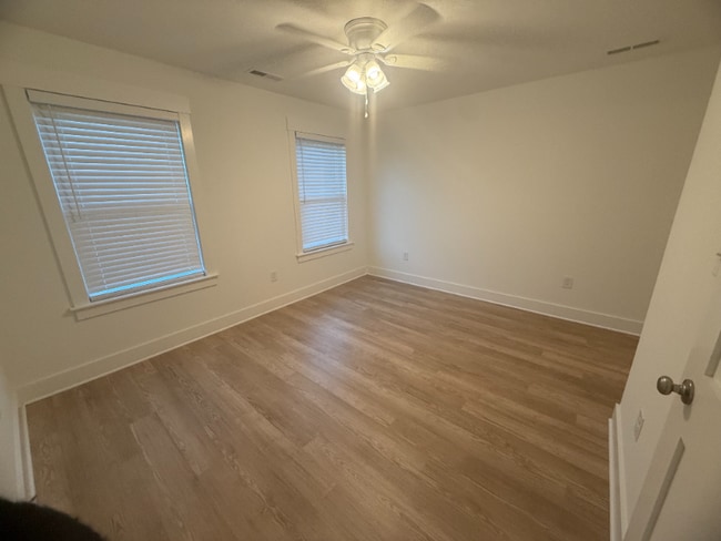 Building Photo - 213 W Palmetto St