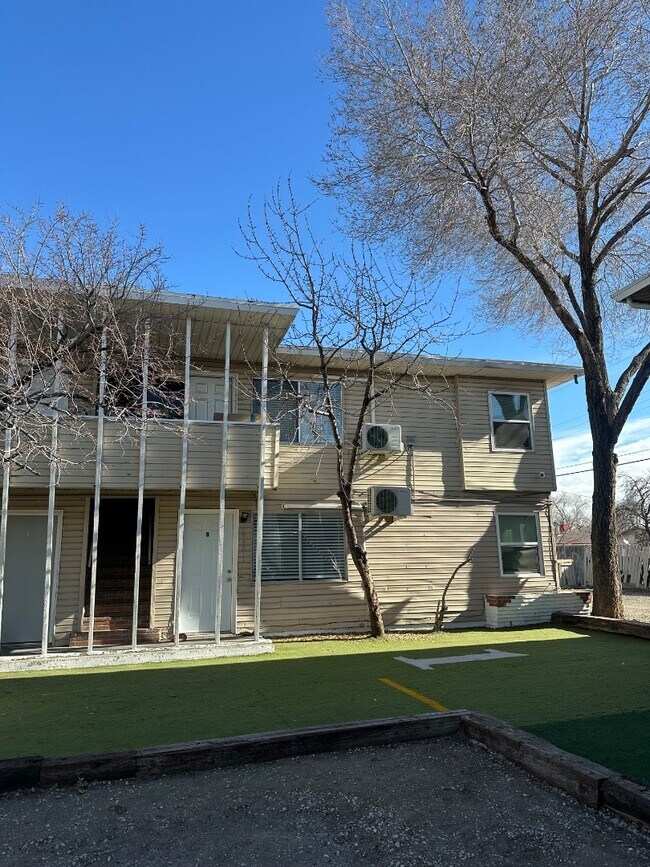 Building Photo - 590 Denslowe Dr