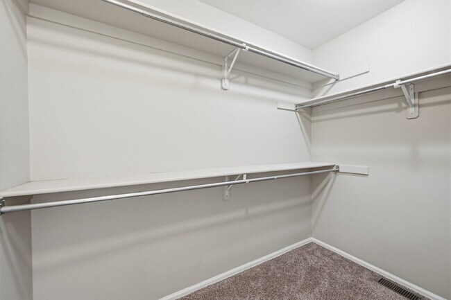Building Photo - $2,620.95 with $300 off the first month's rent, 5 Beds - 3.5 Bath, Single Family Home in Colorado...