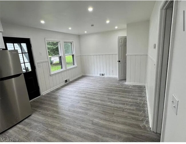 Building Photo - 7845 Emery Cir