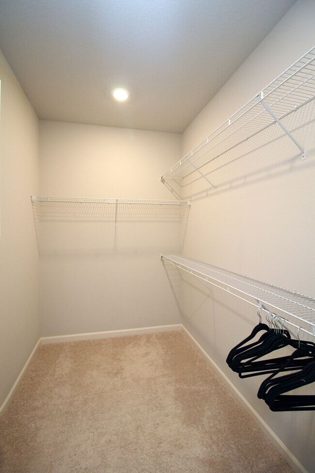 Building Photo - 3923 SE 70th Ave