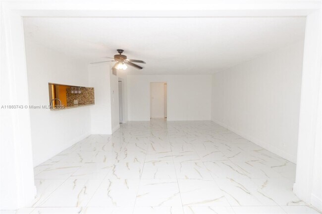 Building Photo - 3100 N Pine Island Rd