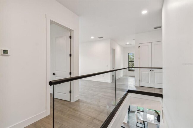 Building Photo - 4717 W Oklahoma Ave