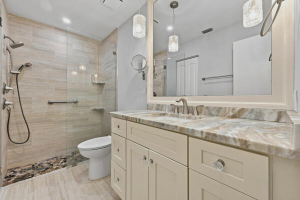 Building Photo - 1651 Palmland Dr