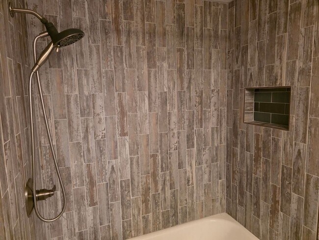 Building Photo - Remodeled 1 BDR in Capital Hill.  Location...