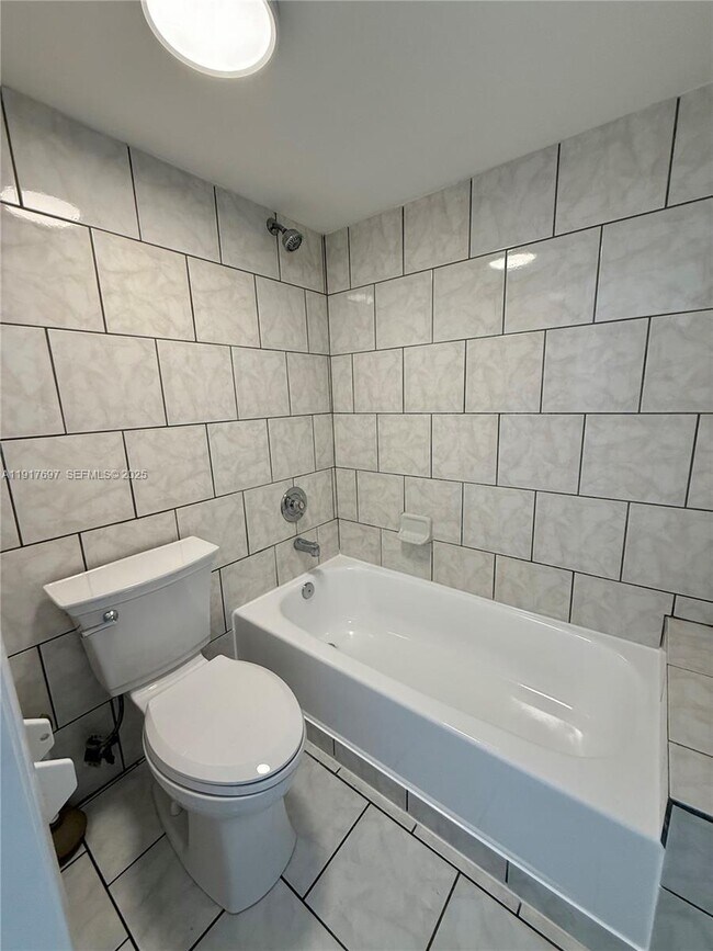 Building Photo - 1303 S Liberty Ave