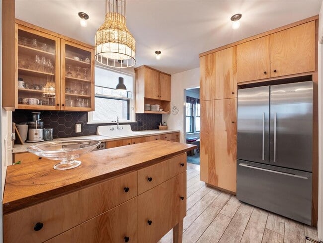 Building Photo - 4325 Chowen Ave S