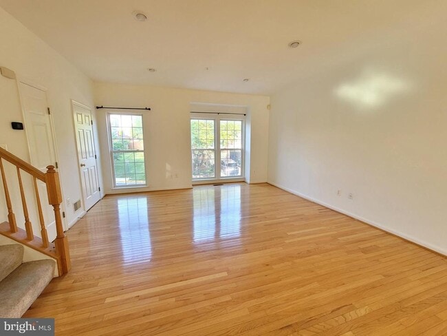 Building Photo - 13115 Rosebay Dr
