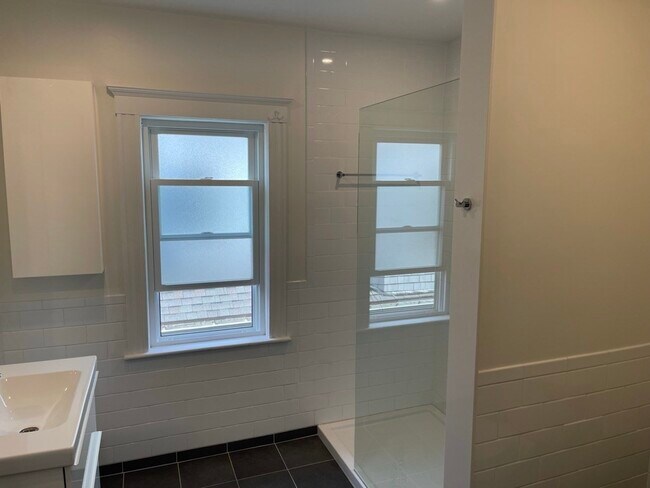 Building Photo - 11 Marion Rd