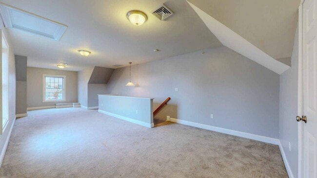 Building Photo - Spacious 2-Bedroom Townhouse with Loft – P...