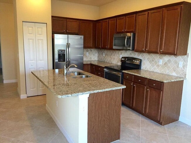 Building Photo - 10217 Wellington Parc Dr