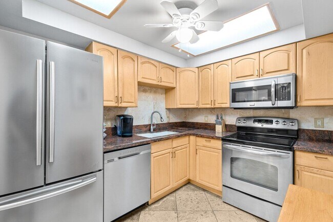 Building Photo - 4511 S Ocean Blvd