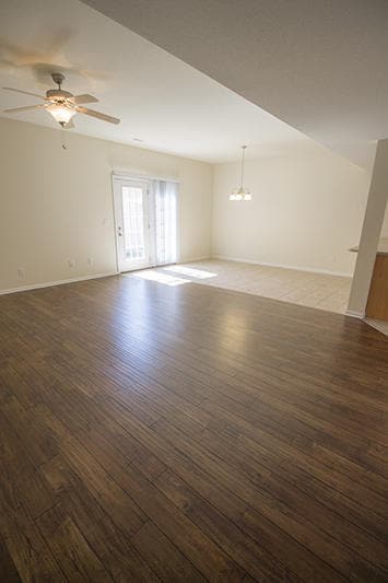 Building Photo - 1930 CENTER St