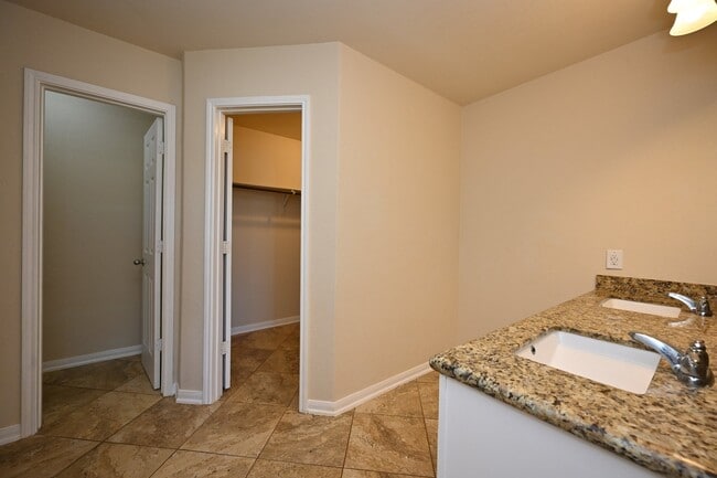 Building Photo - 3111 Keystone Square Ln