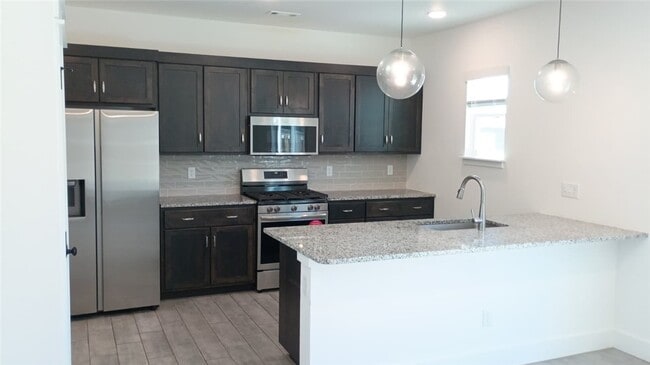 Building Photo - 2141 Bluebonnet Ln