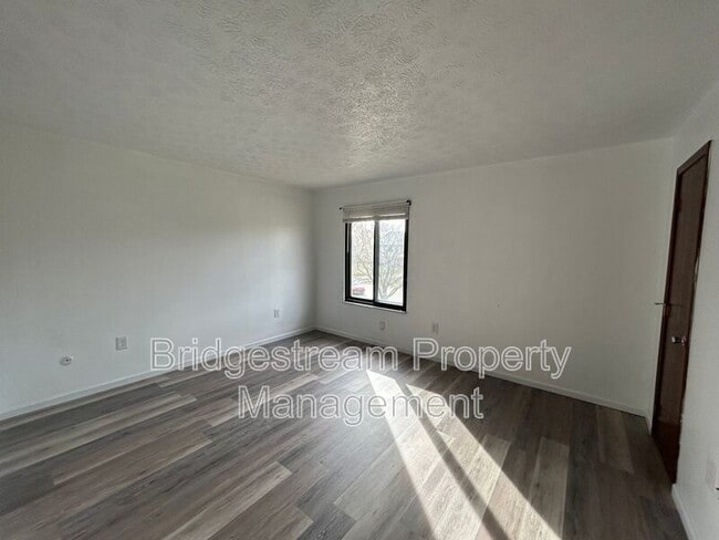 Building Photo - 7732 Betsy Ross Cir