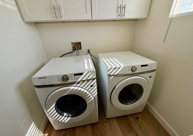 Building Photo - 15747 Roan Rd