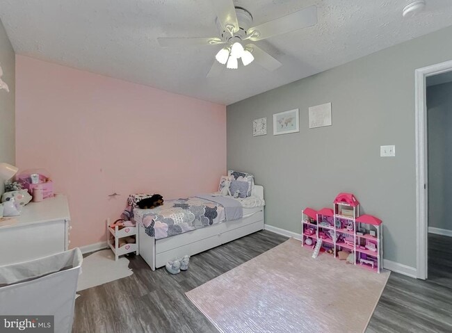 Building Photo - 48221 Keel Dr