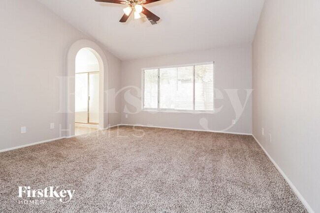 Building Photo - 11022 S Palomino Ln