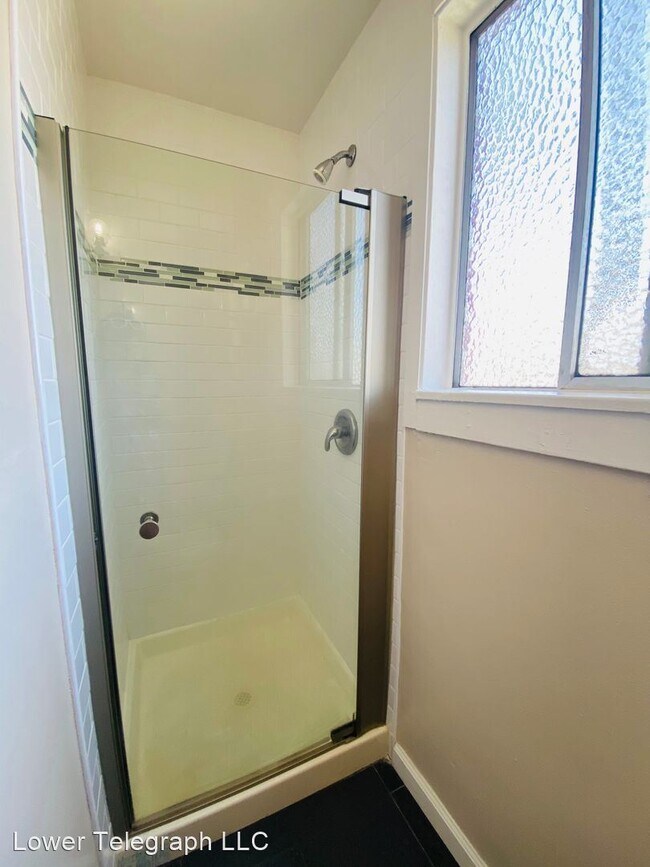 Building Photo - 2315 Telegraph Ave