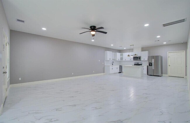 Building Photo - 12274 Wild Pine Dr
