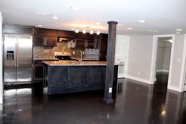Building Photo - 2 Bed / 1 Bath Near Crieve Hall - McMurray...