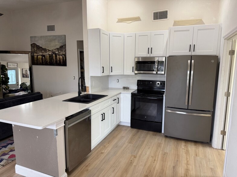 Building Photo - 1525 Kestrel Way