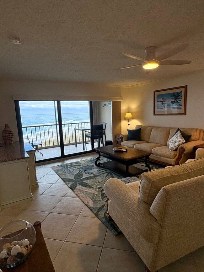 Building Photo - Direct Oceanfront 2/2 Condo in Stuart!