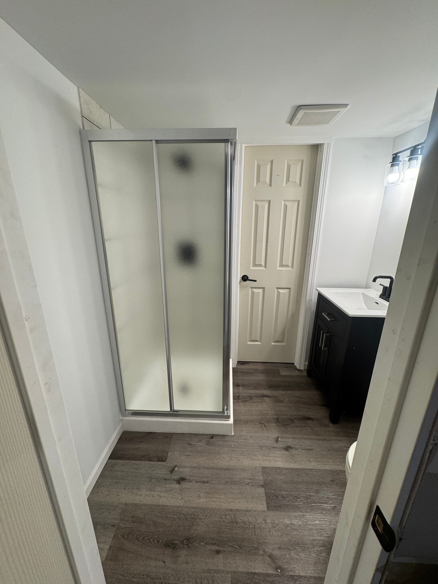 basement bath - 3901 Portland Ave
