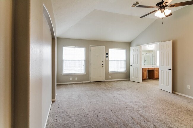 Building Photo - 5714 Straight Way