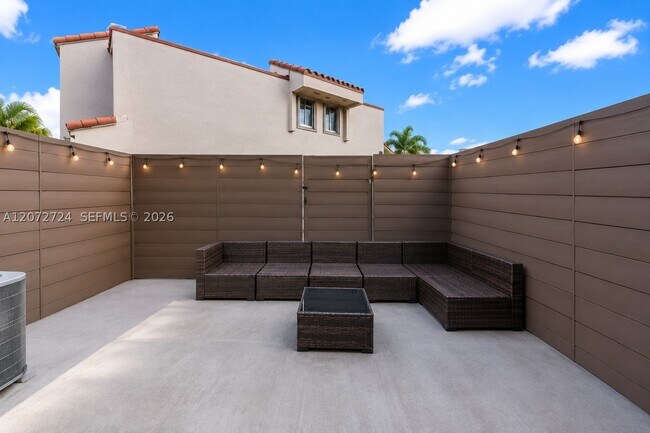 Building Photo - 12909 SW 64th Ln