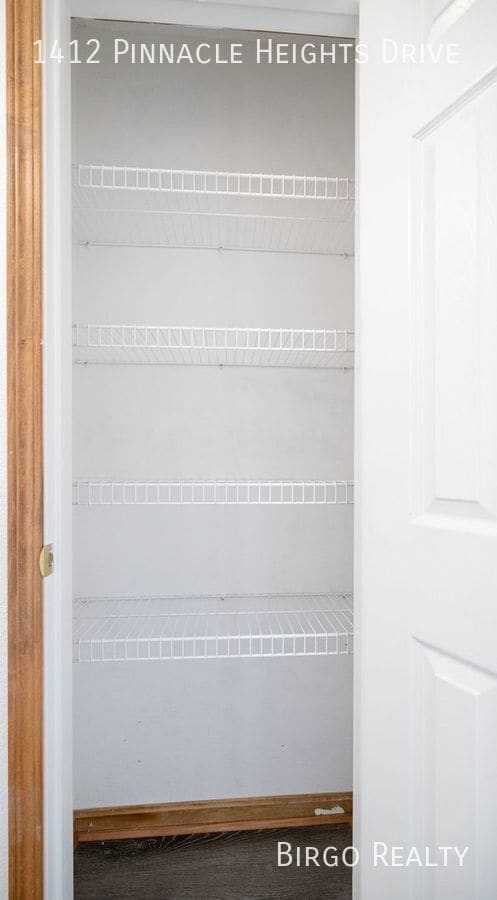 Building Photo - Move in Special! First Month's Rent is Fre...