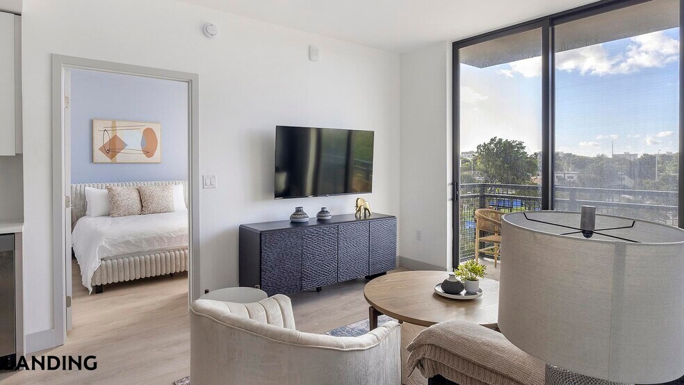 Building Photo - 1155 NE 126th St