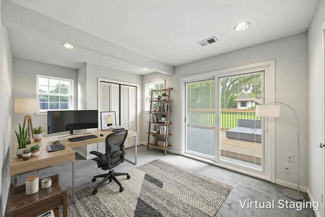 Building Photo - 4914 Ventura Ln