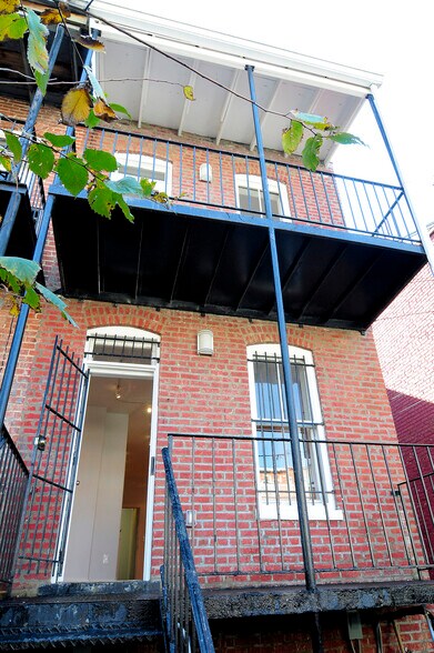 Building Photo - 749 Park Rd NW