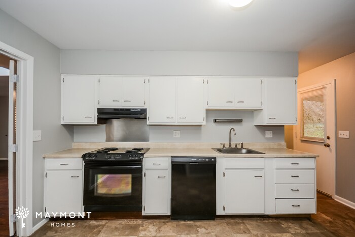 Building Photo - 2499 Bluelark Dr