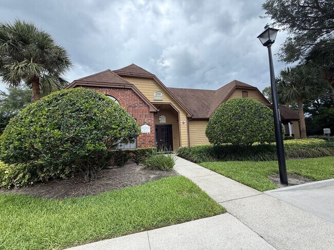 Building Photo - 365 Forestway Cir