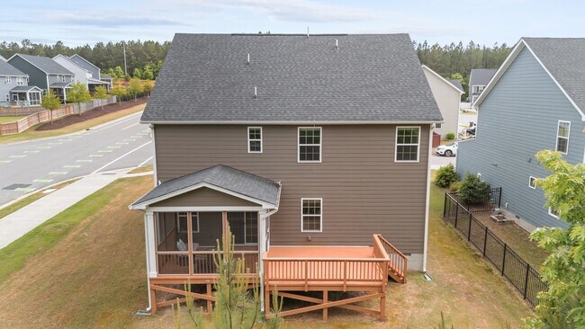 Building Photo - 3700 Horton Hill Dr