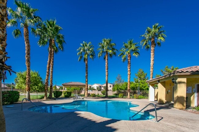 Building Photo - 4 Bed and 4 Bath Townhome In Gated North Las Vegas Community