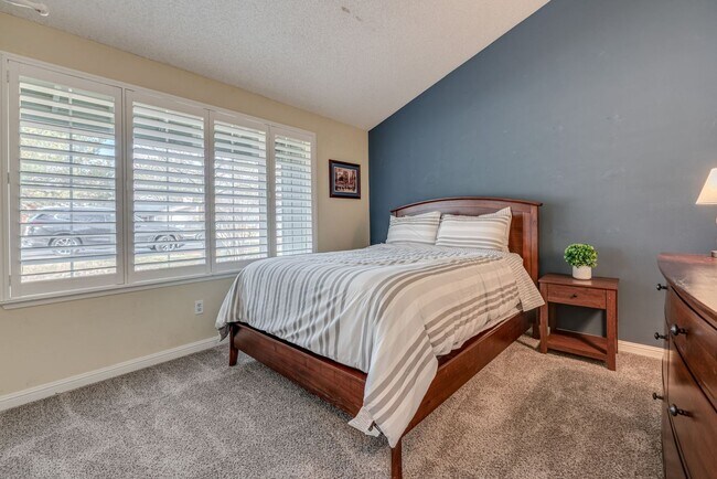 Building Photo - 6328 Windy Meadow Dr